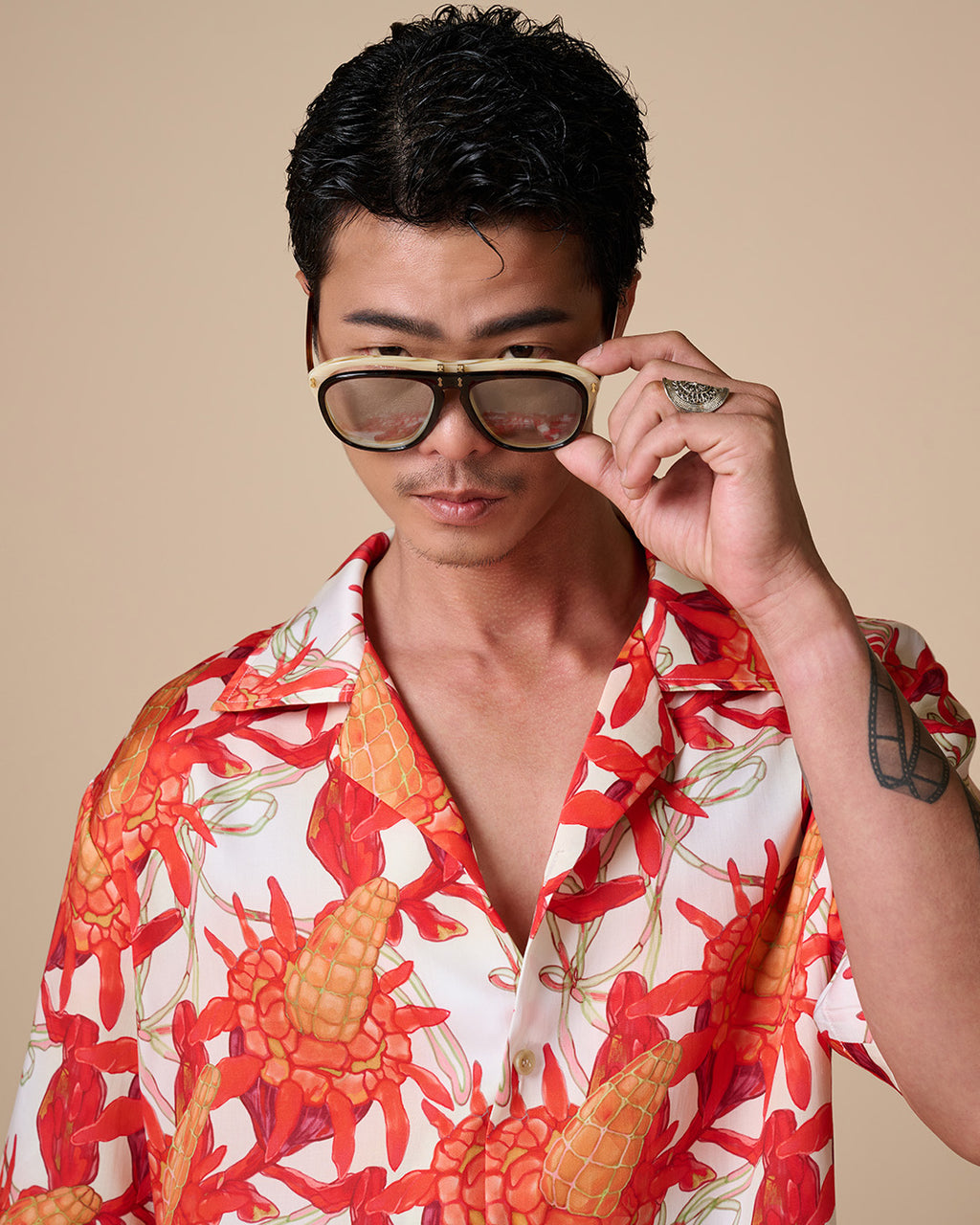 เสื้อฮาวายลายพิเศษ