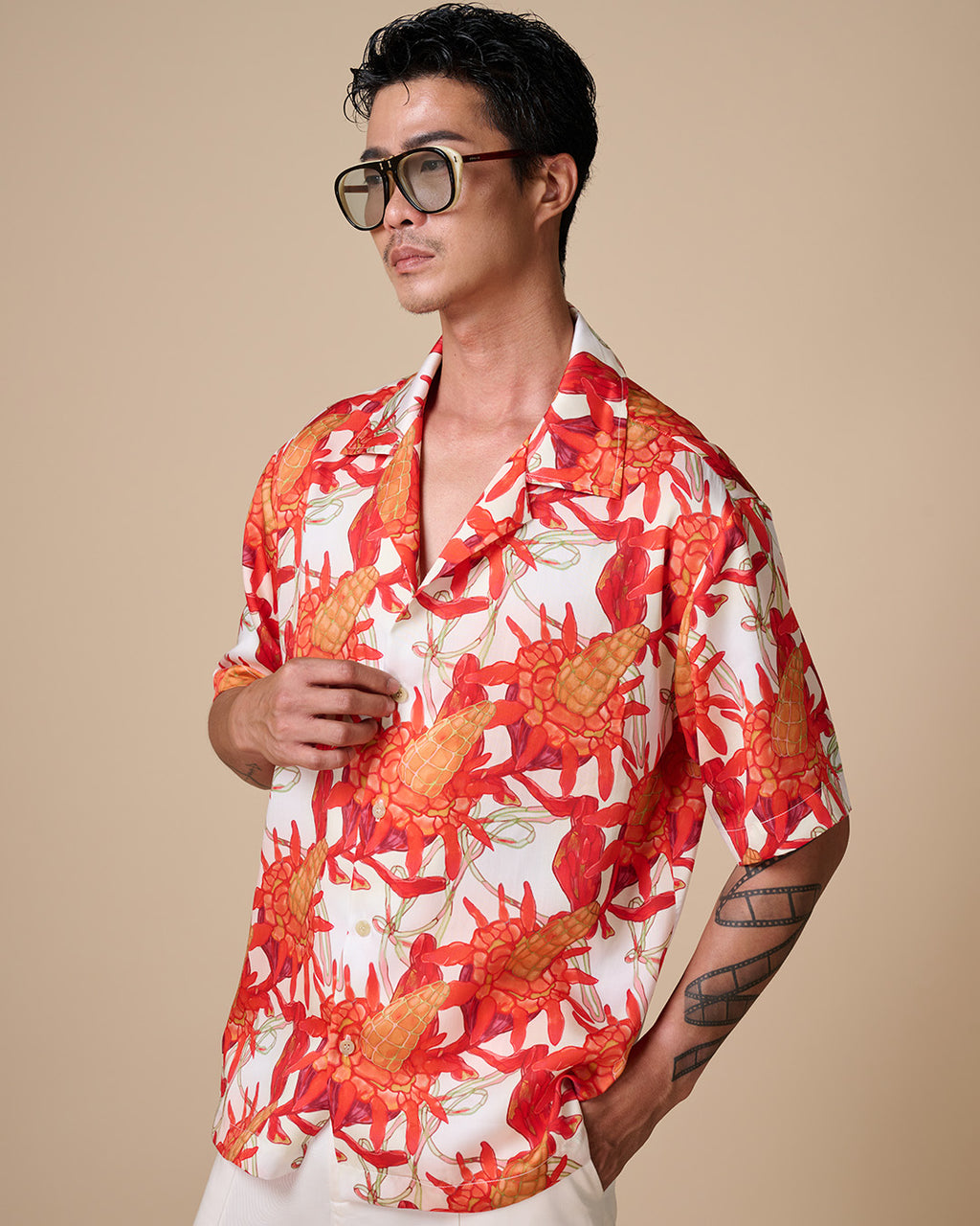 เสื้อฮาวายลายพิเศษ