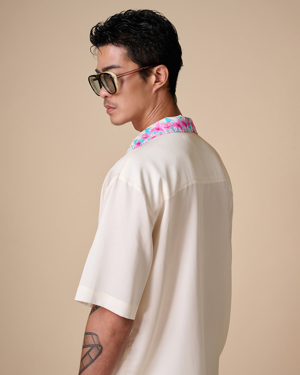 เสื้อฮาวายลายดอกมาลัยสีชมพู